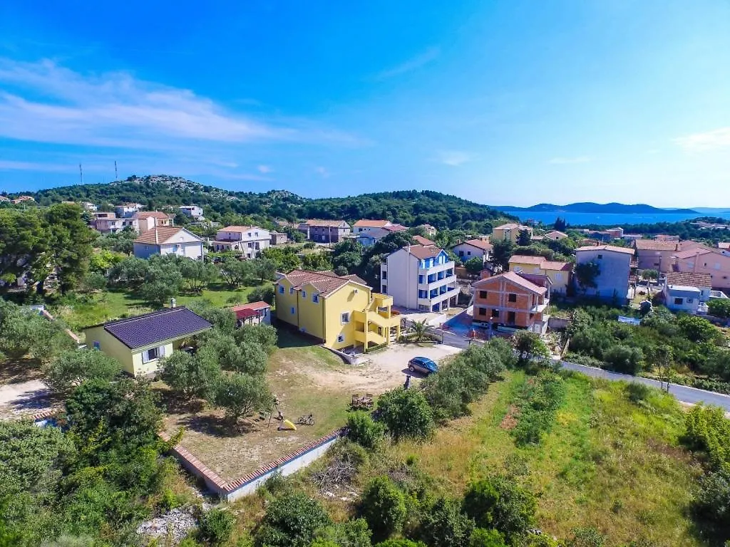 Apartment In Drage With Sea Views, Balcony, Air Conditioning, Wifi 566-2 0*,